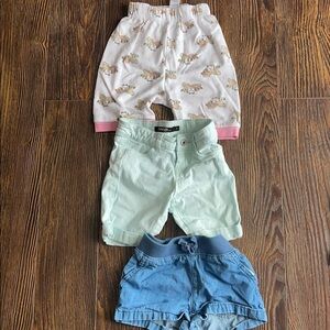 Bundle of three kids shorts size 4.